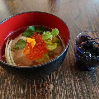 シンプルで豪華に見えるお雑煮